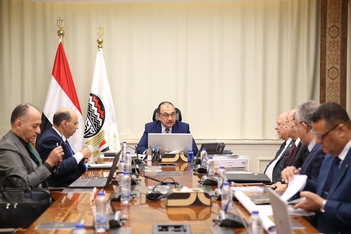 وزير قطاع الأعمال يتابع جهود التوافق مع آلية تعديل حدود الكربون لتعزيز تنافسية الصادرات وزير قطاع الأعمال يتابع جهود التوافق مع آلية تعديل حدود الكربون لتعزيز تنافسية الصادرات