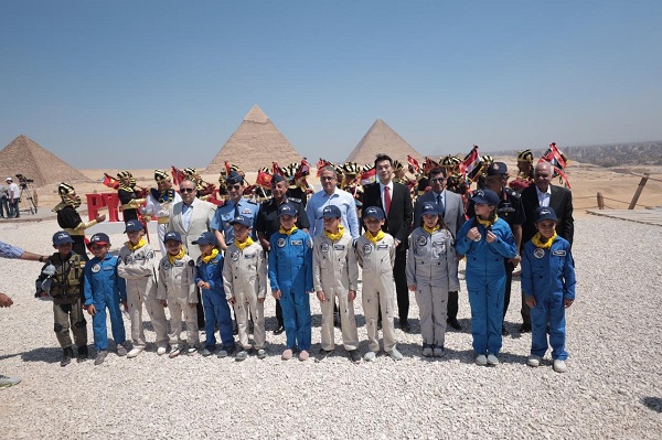 وزير السياحة يشهد العرض الجوي Pyramids Air Show 2022 بمنطقة أهرامات الجيزة