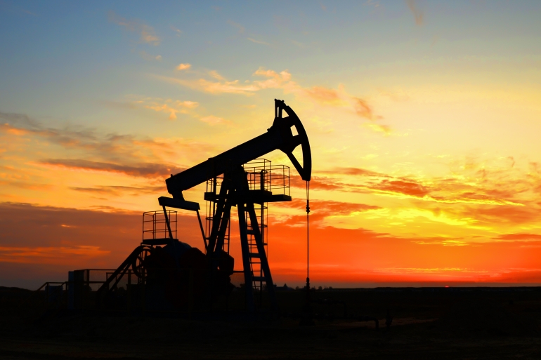 خسائر أسبوعية لأسعار النفط بالأسواق العالمية 1.1% لخام برنت 1.3% للخام الأمريكى
