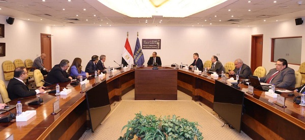 وزير الاتصالات يبحث مع رئيس مجموعة فودافون للحلول الذكية خطط الشركة التوسعية فى مصر 