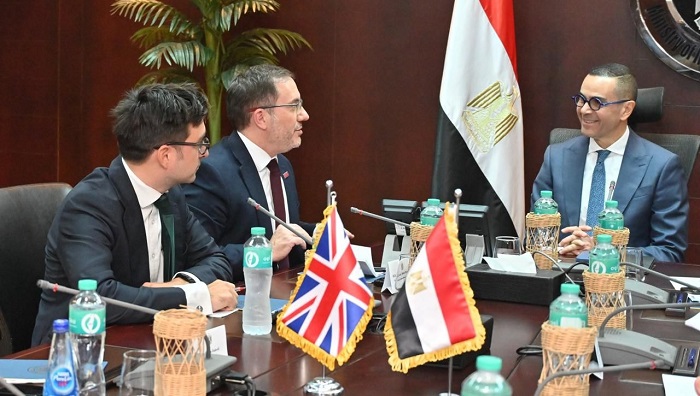 وزير الاستثمار يبحث مع السفير البريطاني بالقاهرة سبل دعم الشراكة الاقتصادية بين البلدين وزير الاستثمار يبحث مع السفير البريطاني بالقاهرة سبل دعم الشراكة الاقتصادية بين البلدين