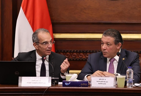 وزير الاتصالات : نحرص على تمكين المصريين بالخارج من الحصول على الخدمات الحكومية بشكل رقمى 