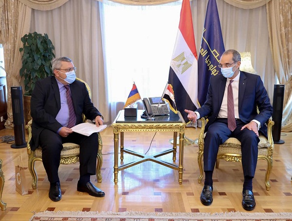وزير الاتصالات يستقبل سفير أرمينيا فى القاهرة لبحث تعزيز التعاون بين البلدين 