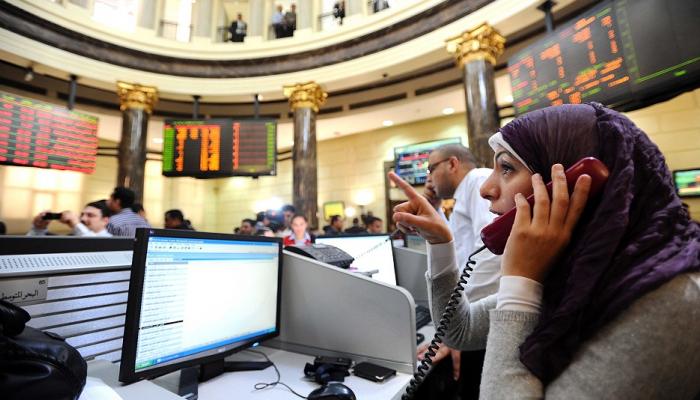 هبوط مؤشرات البورصة المصرية بجلسة الإثنين.. ورأس المال يخسر 9.7 مليار جنيه